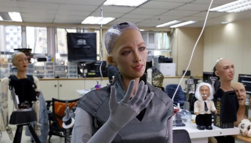 کرونا فرصتی برای تولید انبوه ربات های انسان نما