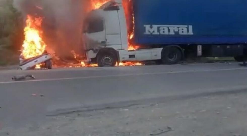  سێ کەس لە ڕووداوی هاتوچوو لە جادەی مەریوان سووتان