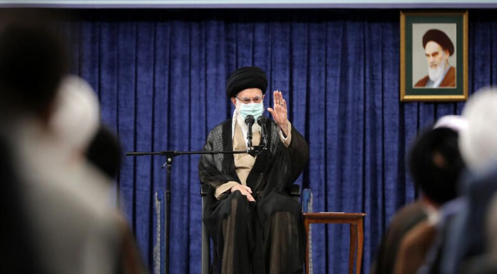 آیت‌الله خامنه‌ای: تحریک و نقشه‌کشی برای جنگ شیعه و سنّی سیاست آمریکاست/ ایران دخالتی در کشورهای دیگر ندارد