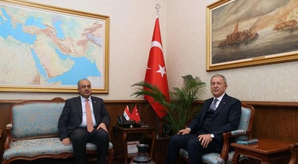 وزرای دفاع عراق و ترکیه راه‌های توسعه روابط دو جانبه را بررسی کردند