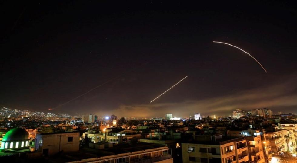 مقابله پدافند هوایی سوریه با حمله هوایی اسرائیل به حومه حمص