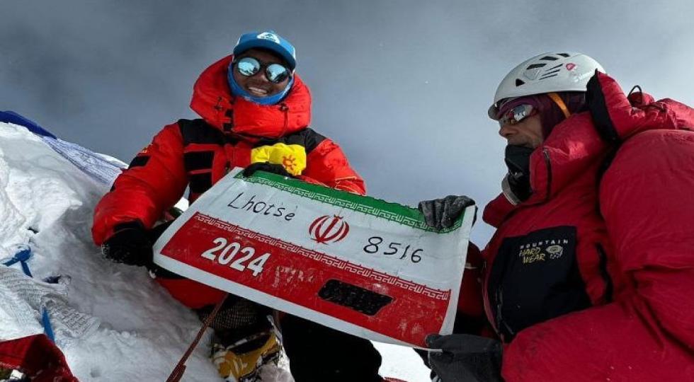 رضا شهلایی کوهنورد توانای ایرانی بە لوتسە صعود کرد