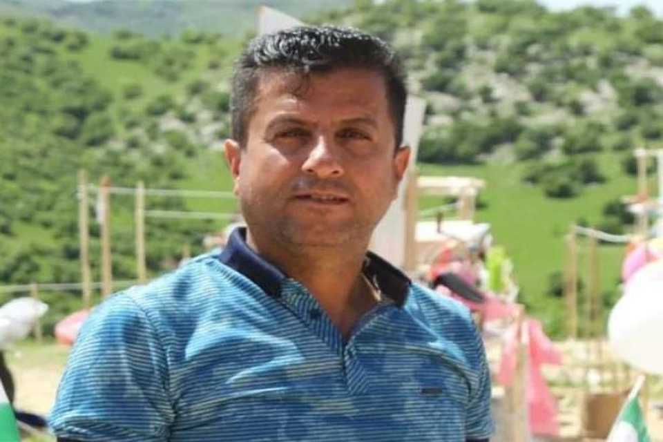 چۆن مافەکانمان وەربگرین / کامەران کەریم