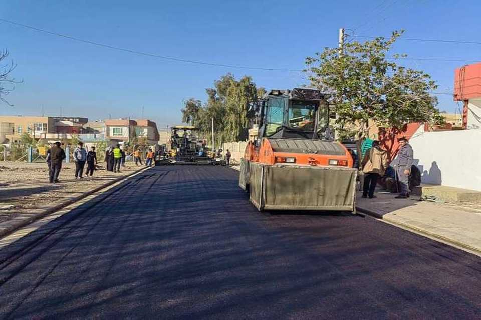 قیرتاوكردنی شەقامەكانی گەڕەكی میرزا ئەحمەد لە هەولێر دەستیپێكرد