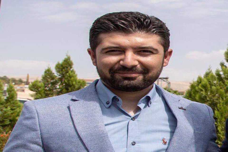پەرلەمانتارێک لەڕێگای زایەڵەوە ڕون کردنەوە لەسەر نوسراوێکی بانکی ناوەندی دەدات