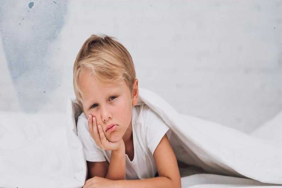 پزیشکێک چەند رێگاچارەیەک بۆ رێگریکردن لە سکچوون و رشانەوە دەخاتەڕوو
