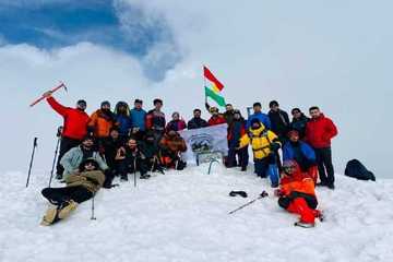 کۆمەڵەی شاخەوانانی کوردستان گەیشتە لووتکەی چیای پیرەمەگروون