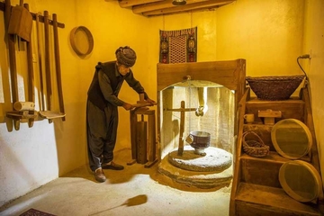 مێژووی ئاشەکە نزیکەی حەفتا ساڵە